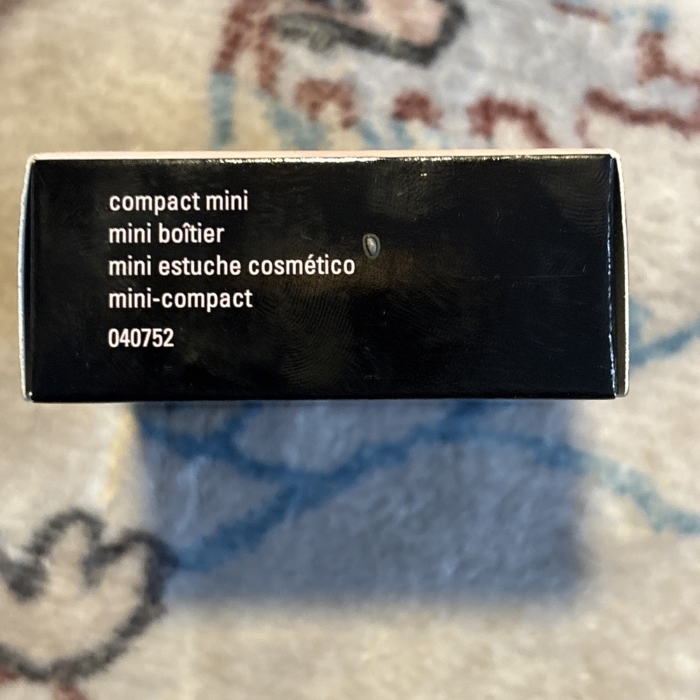 New In Box Empty Mary Kay Refillable Magnetic Mirrored Compact Mini #040752 - Picture 2 of 3